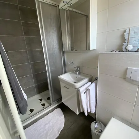 Apartment Haus Delphin 2 *